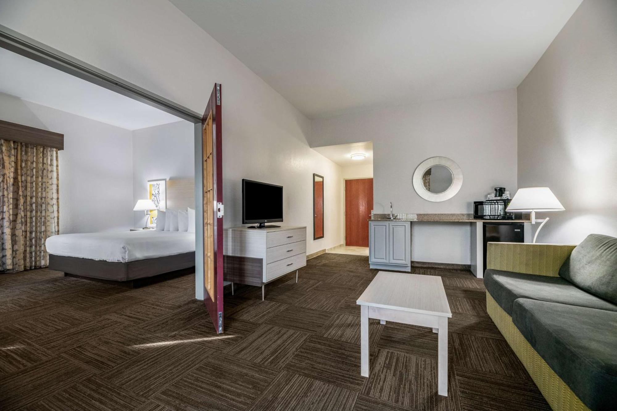Western Inn&suites Auburndale
