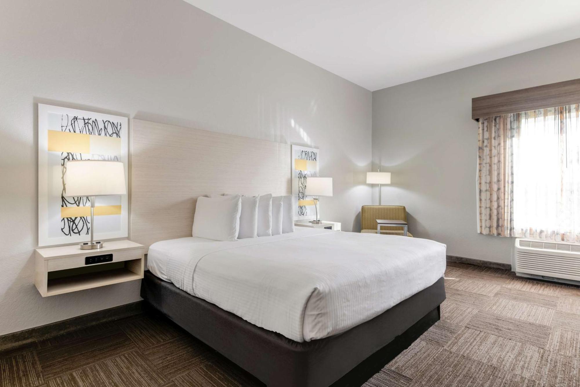 Western Inn&suites