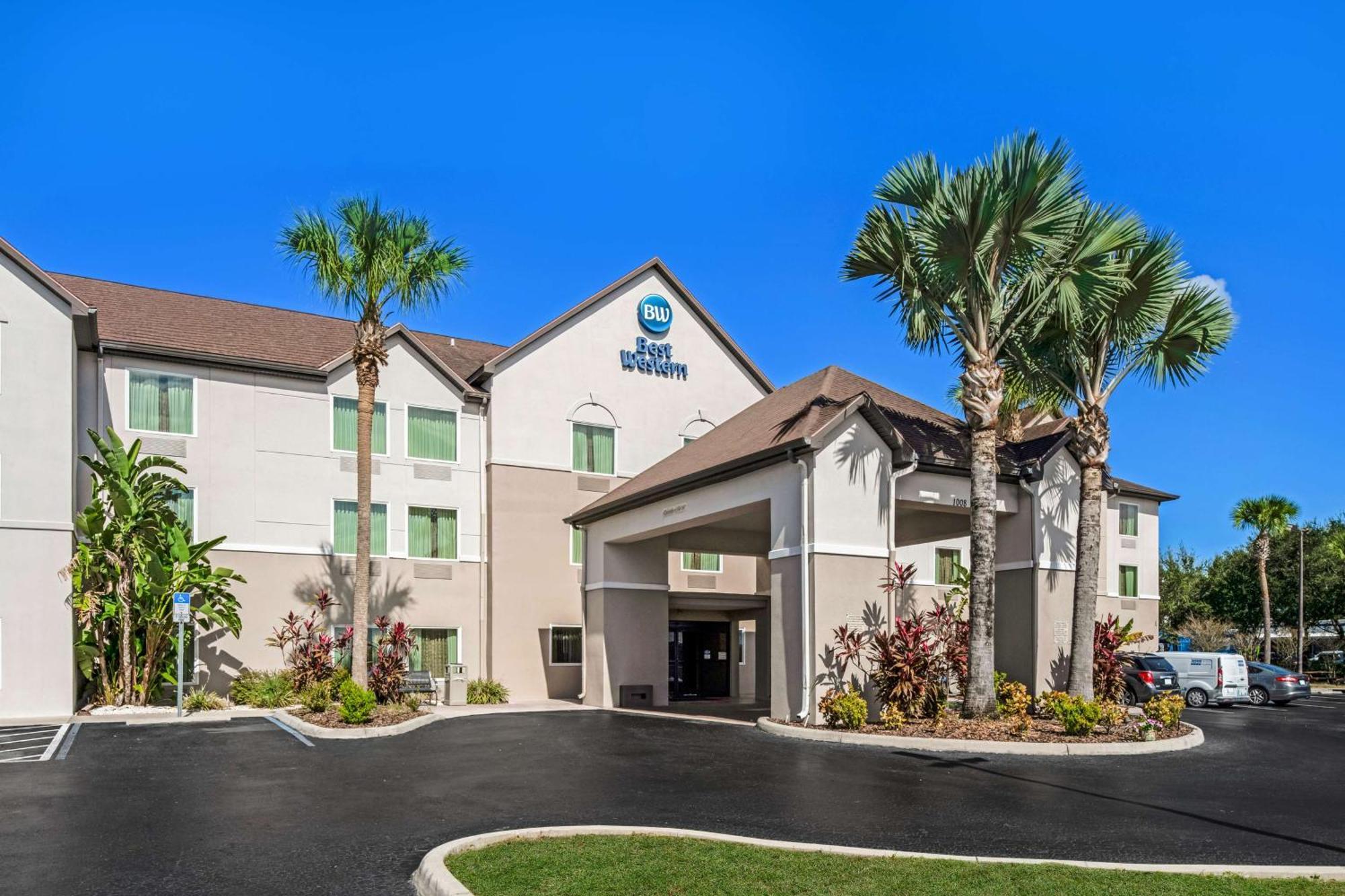 Western & Hotel 3*